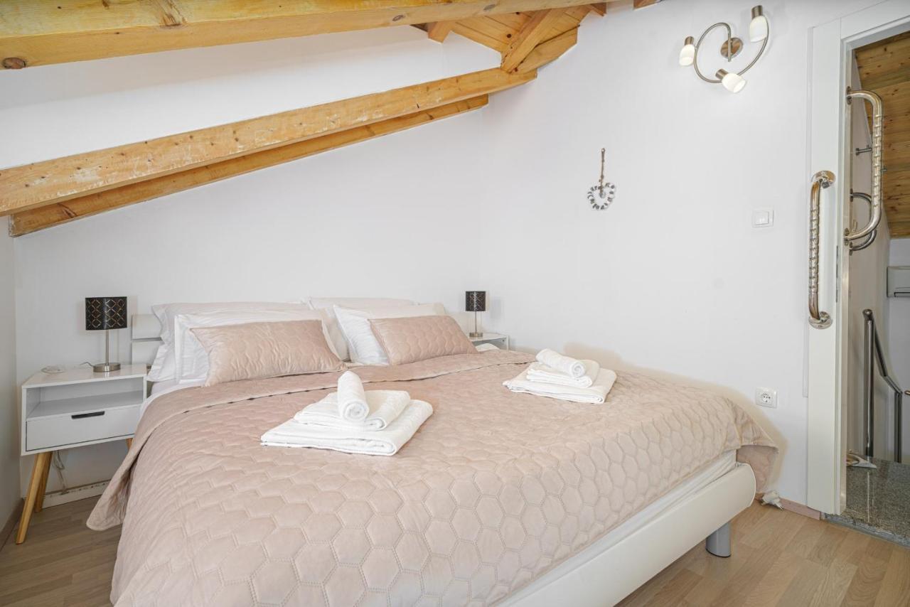 Villa Pia Vodice Bagian luar foto