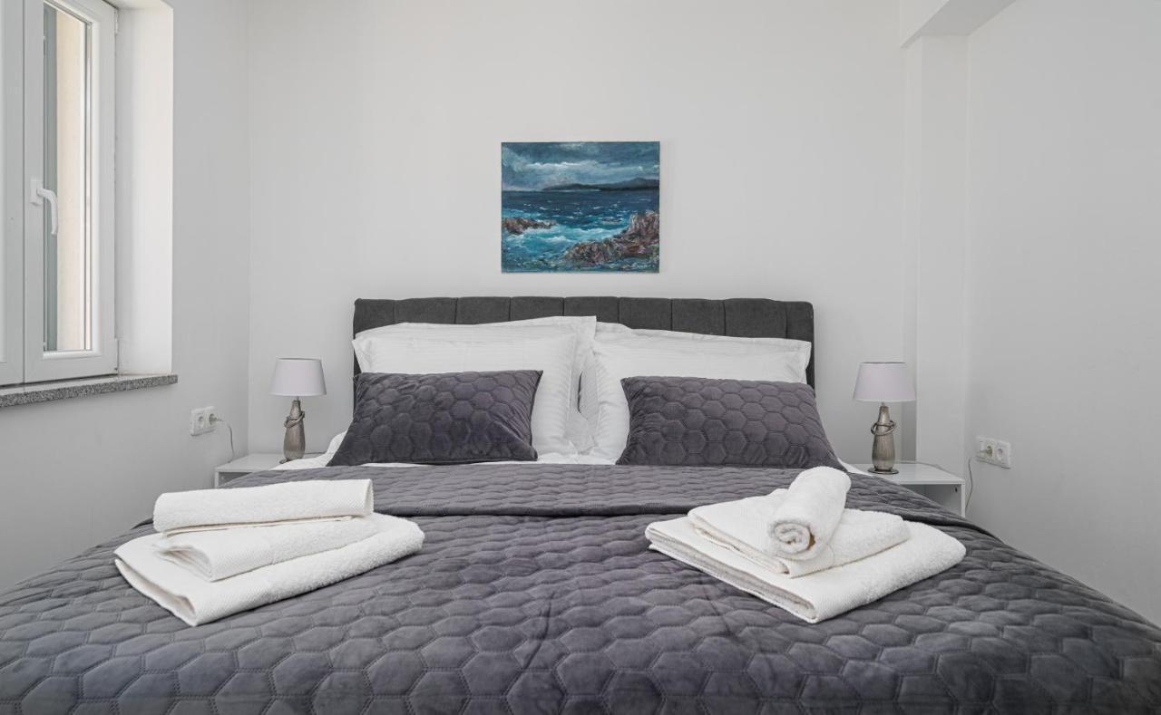 Villa Pia Vodice Bagian luar foto